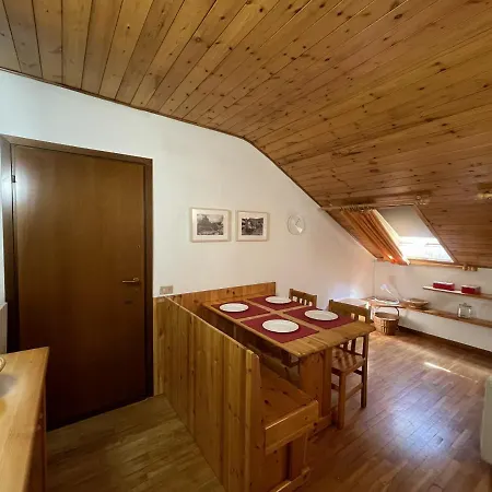 074 Bilocale Mansarda, Apartment
