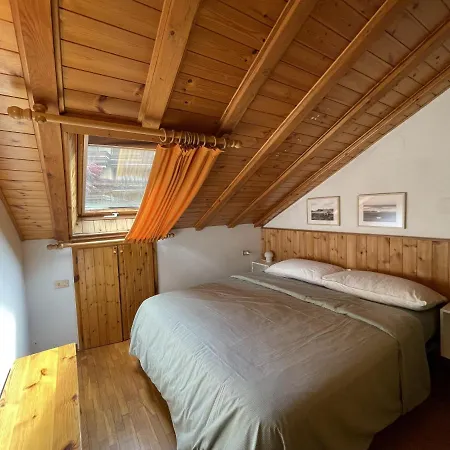 074 Bilocale Mansarda, Apartment Giustino